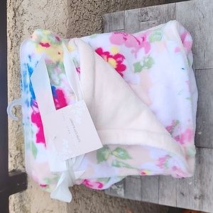 Catharine Malandrino Blanket Super Soft Floral